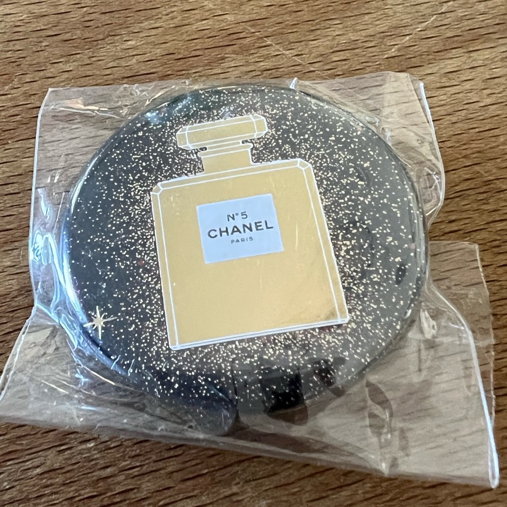 Chanel N’5 Pin